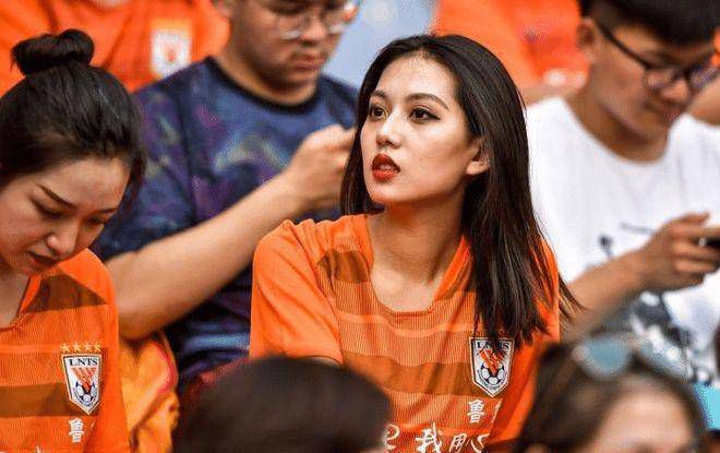 年轻妻子的往事